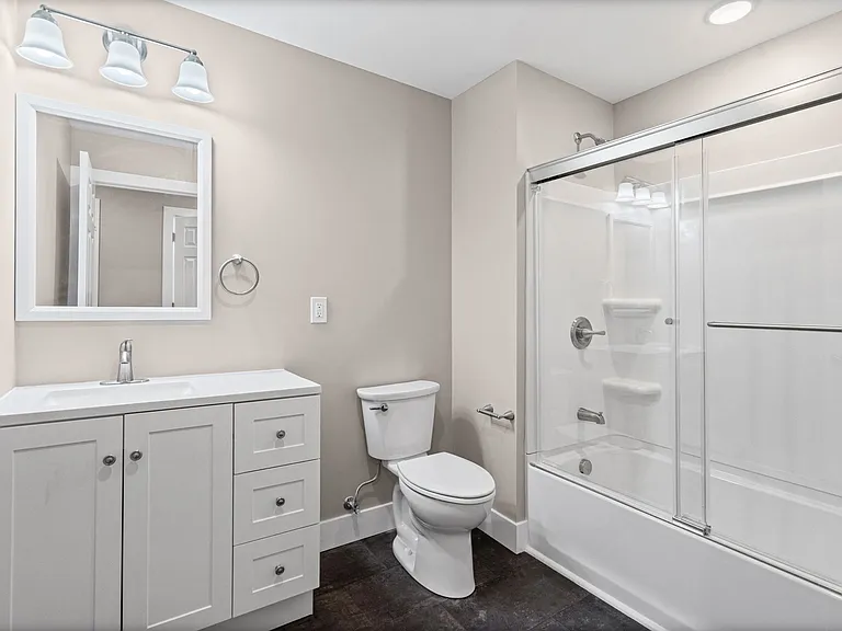 521 Warren St #4 — Photo 9
