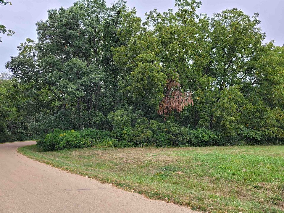 2nd image of 20-31 Fox Run Dr #32