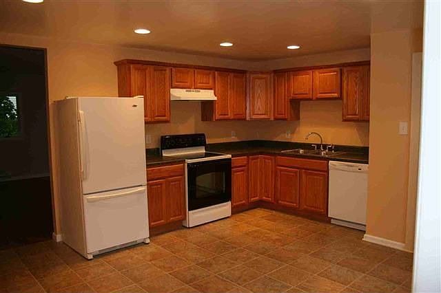 2nd image of 16 Wilmarth St