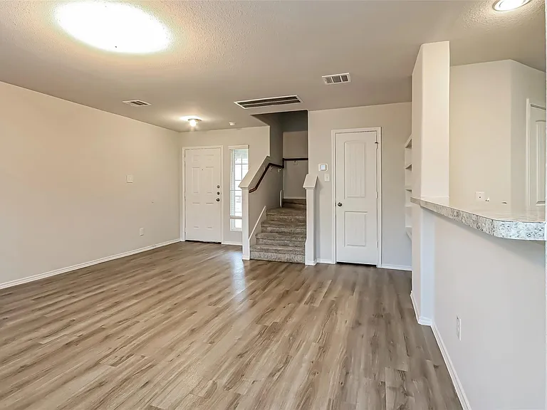 2751 Madison Ct — Photo 6