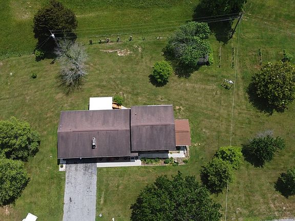 3rd image of 405 Levi Ct
