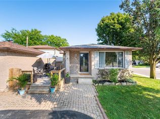 225 Golfwood Dr, Hamilton, ON L9C 7C6