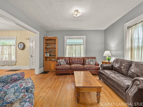 5th image of 723 Hillview Ave