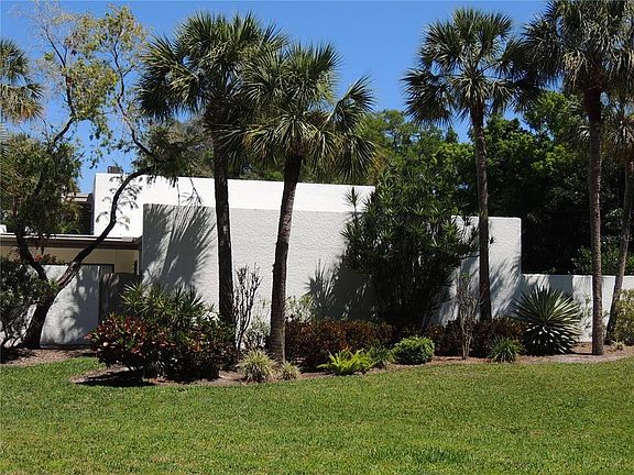 2nd image of 324 TIMBERLAKE DRIVE #324