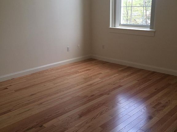 2nd image of 8 Lincoln St APT 105