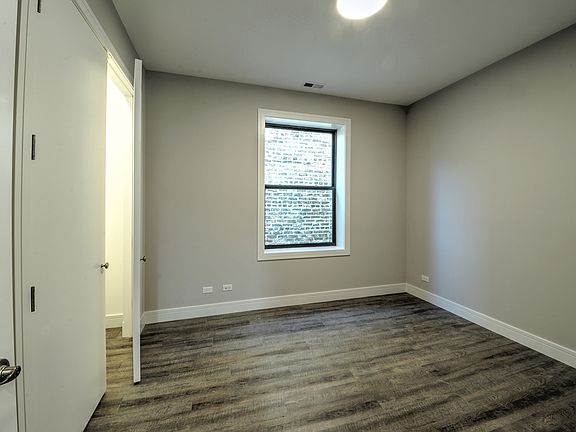 5th image of 2246 N Western Ave #4