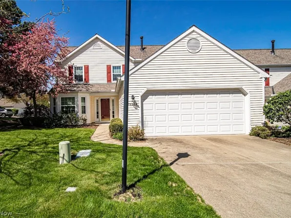 5998 Halle Farm Dr, Willoughby, OH 44094