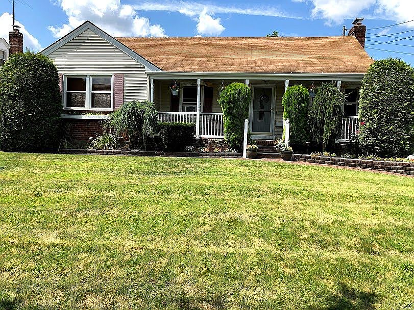 1st image of 2911 Lawrence Dr