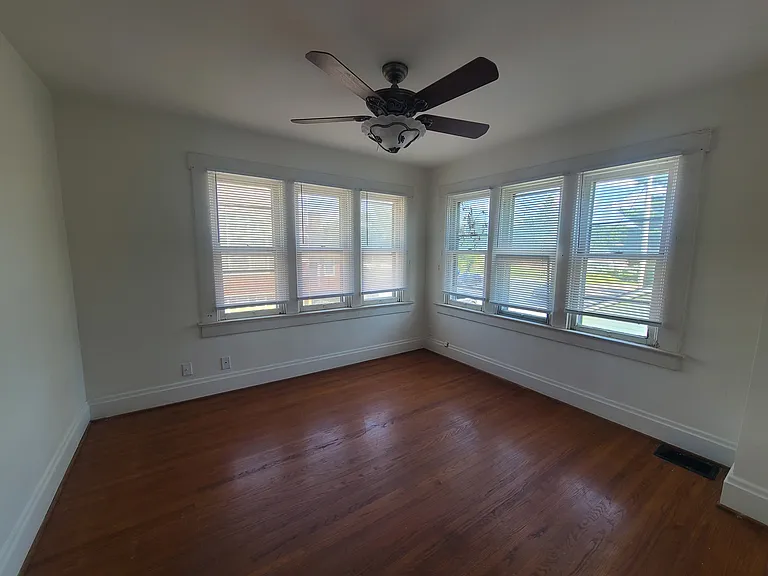 450 Main St — Photo 17
