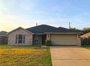 200 Apache Trl, Alvarado, TX 76009
