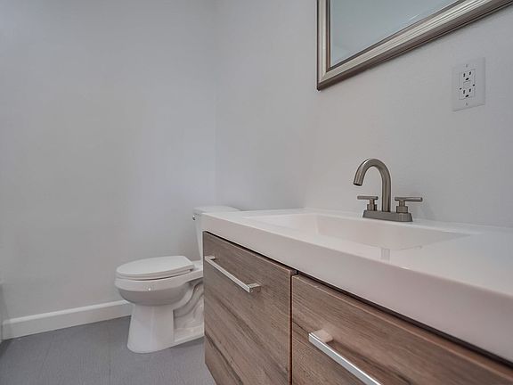4th image of 1615 W 145th St #6