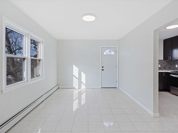 4th image of 518 McLean Ave Floor 2