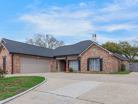 3rd image of 408 Bon Mange Cir