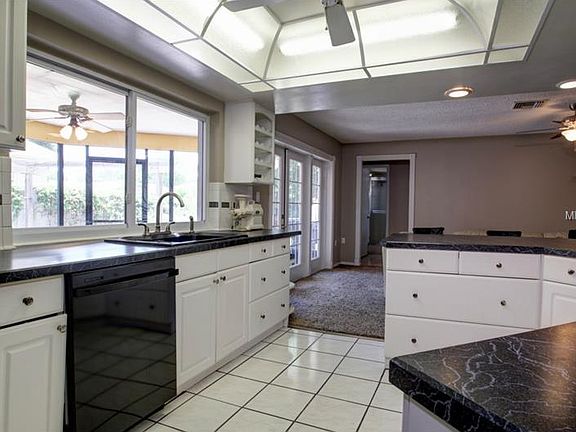 5th image of 207 Hillcrest Dr