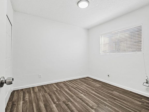 2nd image of 1110 W 94th St Unit 2