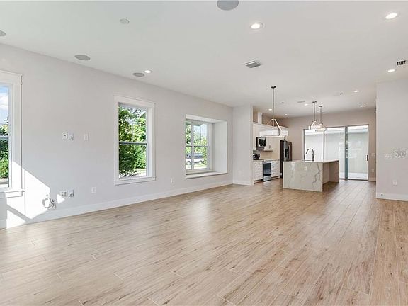 2nd image of 1283 Michigan Ave