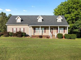 1818 Steenbergen Rd, Scottsville, KY 42164