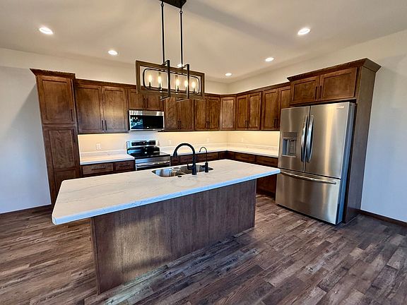 5th image of 307 Main St #2