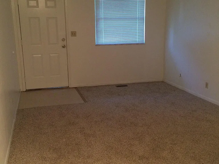 824 Patty Dr — Photo 8