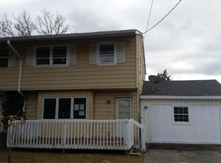 826 Maple St, Lakehurst, NJ 08733