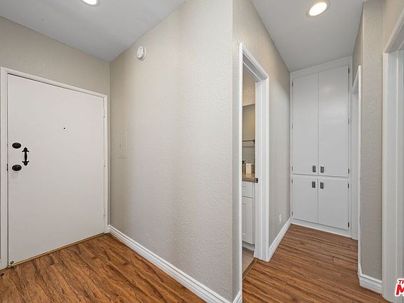 3rd image of 100 S Venice Blvd APT 8
