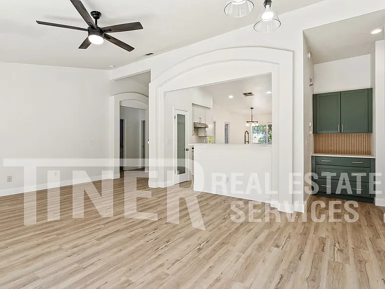1742 Poppy Dr — Photo 8