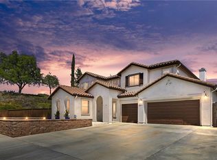 26054 Pine St, Murrieta, CA 92563
