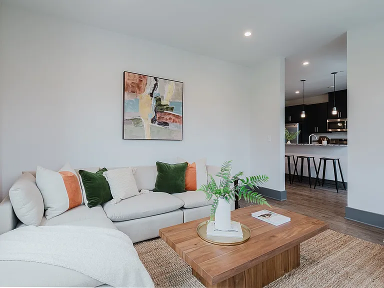 25 Minetta Ln #201 — Photo 12