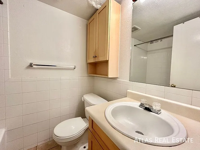 200 N Pearl St #206 — Photo 12