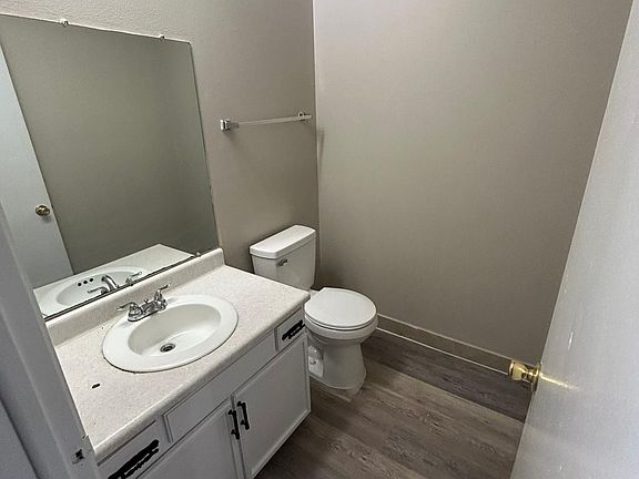 5th image of 2421 25th St