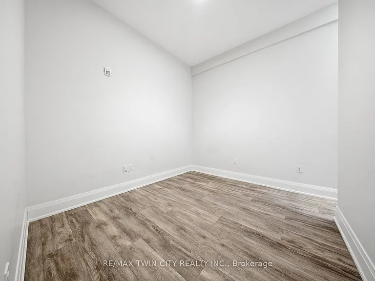 11 Queen St #201 — Photo 8
