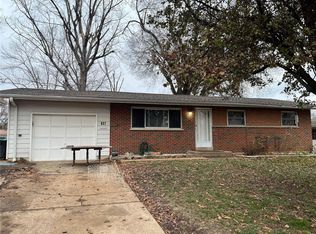 837 Riderwood Dr, Hazelwood, MO 63042