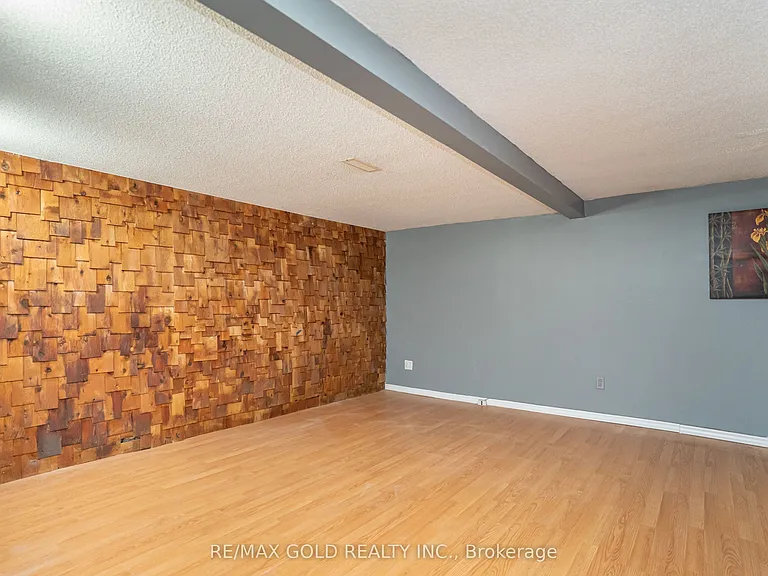 24 Bingham Rd — Photo 5