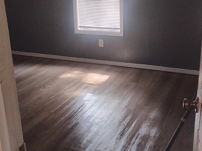 800 Denton Blvd NW #7 — Photo 7