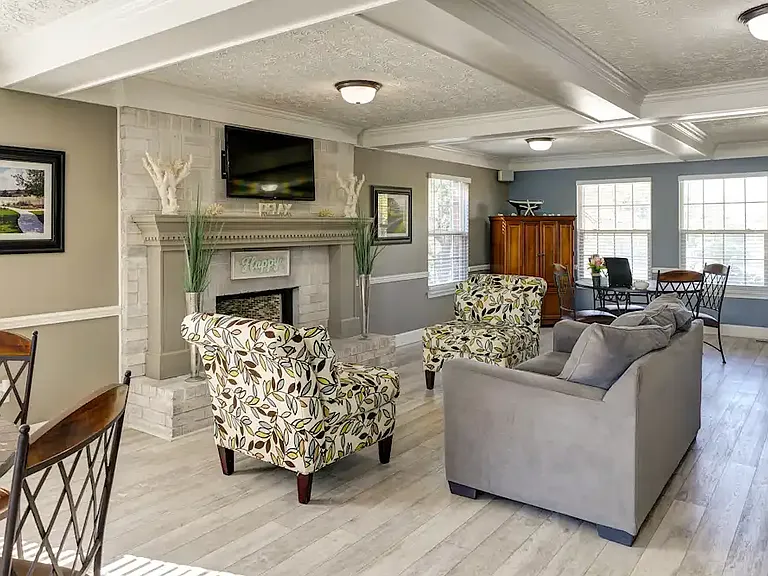 River Road Court — Photo 11