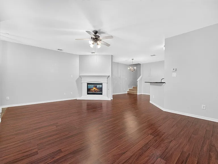 6837 Livorno Ln — Photo 7