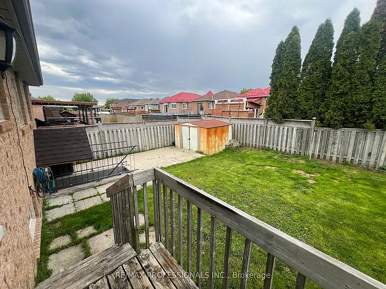 110 Springview Dr — Photo 36
