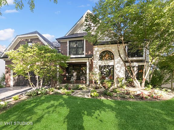 3rd image of 623 E Thornwood Dr