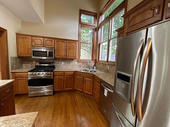2nd image of 586 Westbury Woods Ct