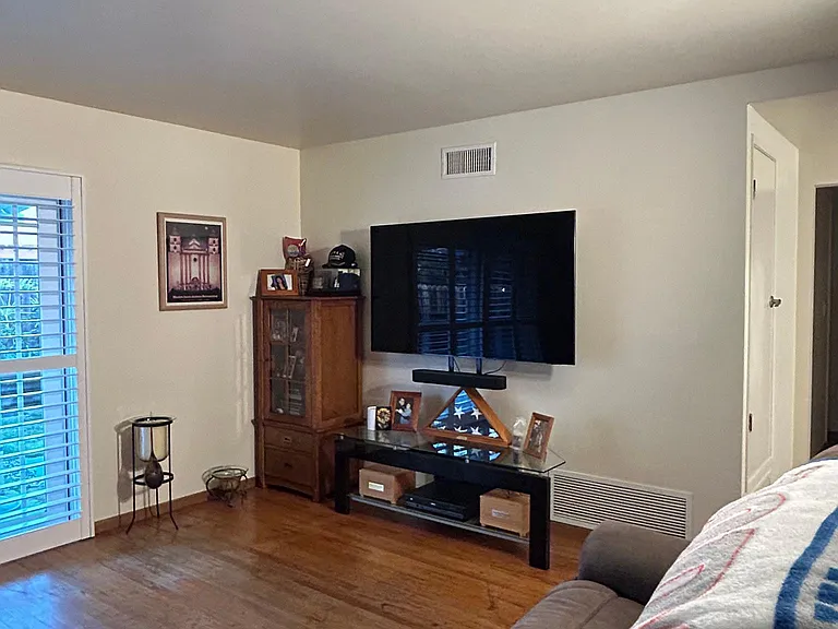 76 Warwick Pl — Photo 7