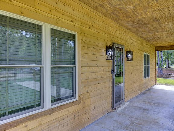 4th image of 2690 Birdsong Rd