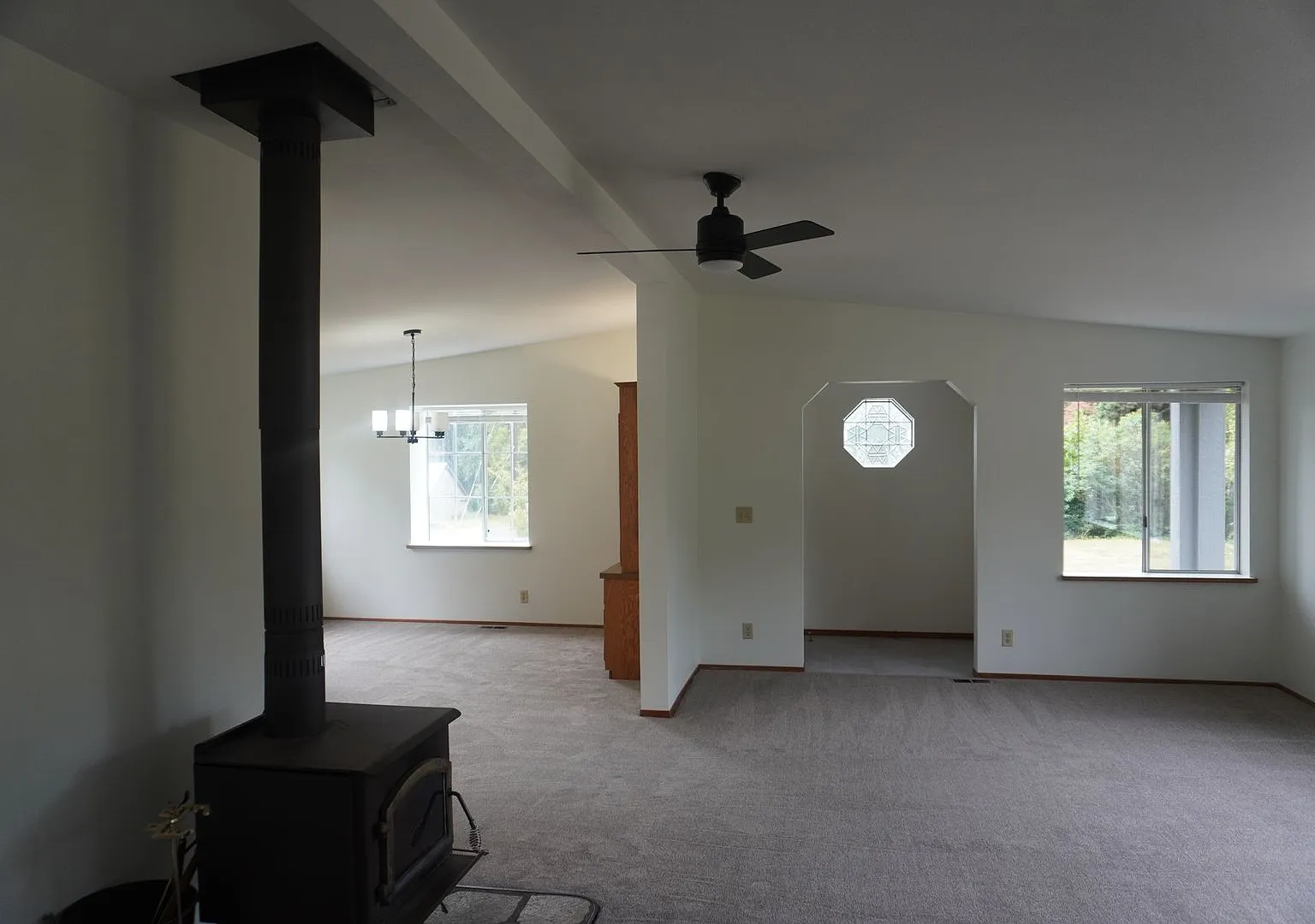Remodeled Ridgefield Manufactured Home for Lease w/ Detached Garage - 18109 NE 25th Ave — Photo 3