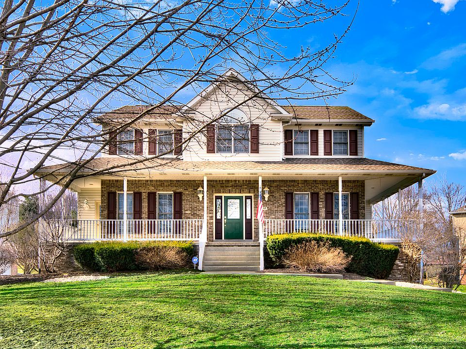 1st image of 302 Deemers Dr