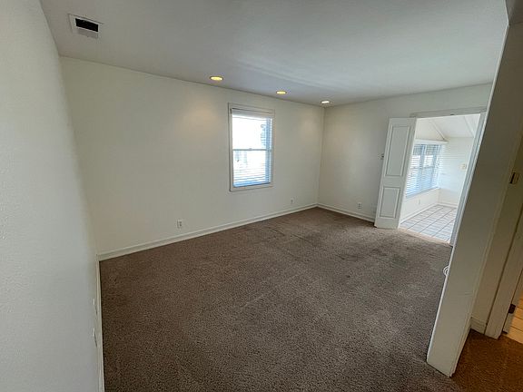 3rd image of 440 Olive St