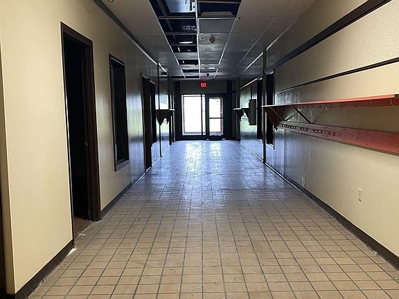 4th image of 502 Poplar Dr