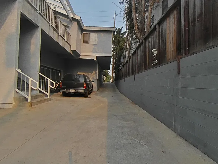 Parking area with view to the street