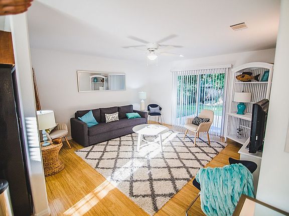 3rd image of 8611 Brookfield Dr