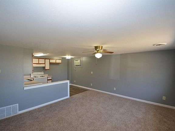 3rd image of 405 N Brown Ave