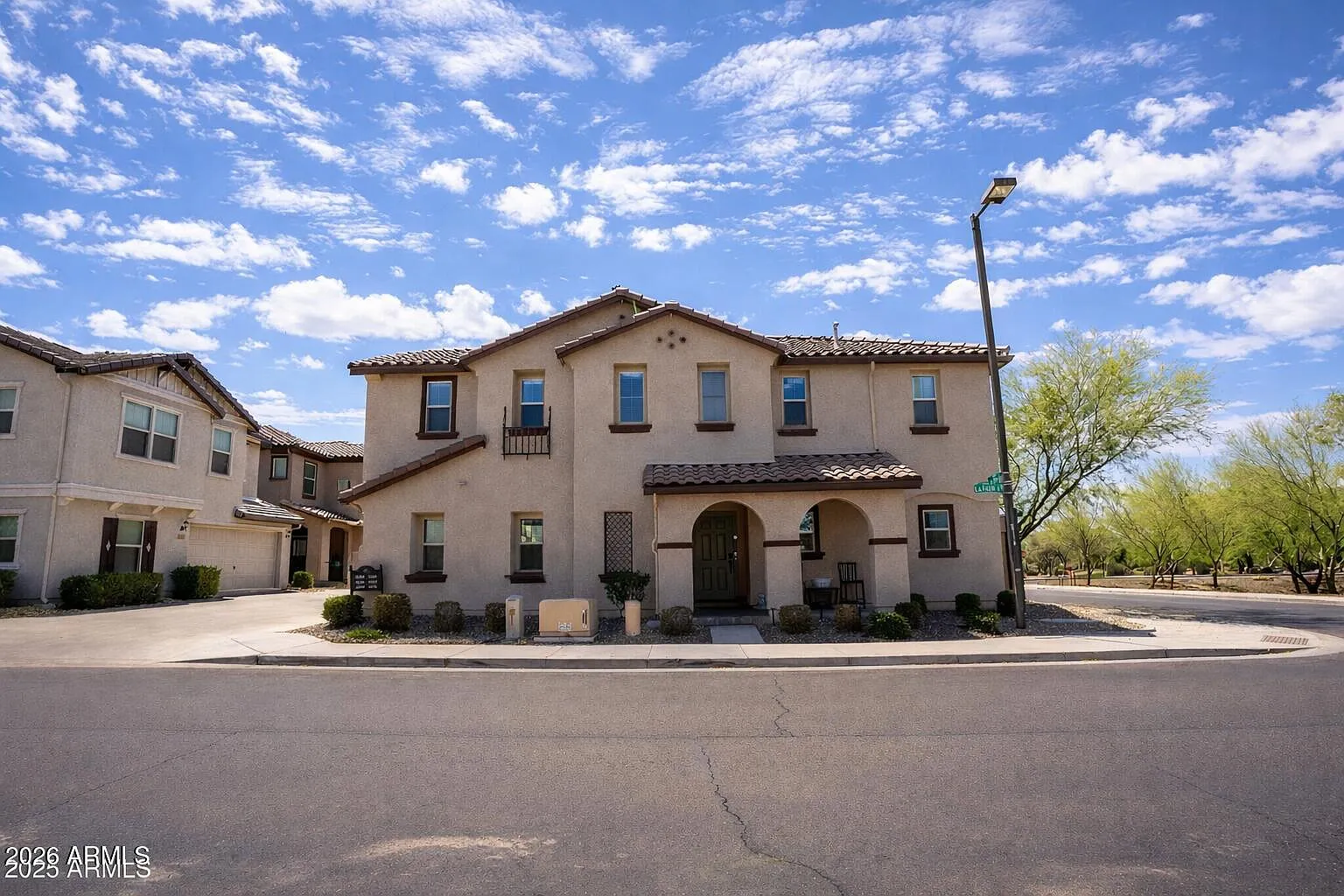 3 bed, 2.5 bath, 2271 sqft, $2,400 — Photo 1