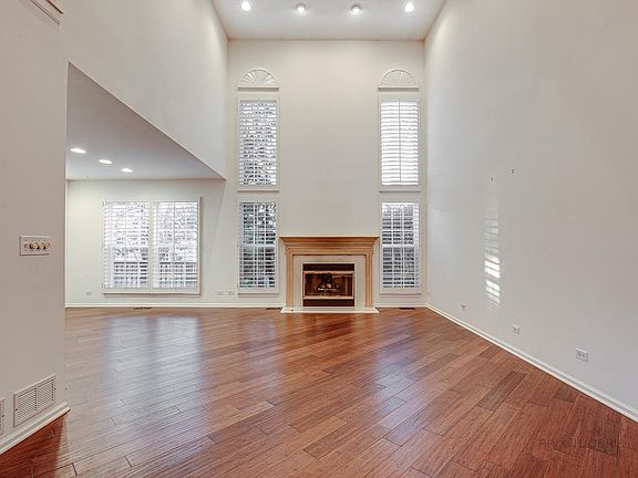 4th image of 9 Ashford Ct